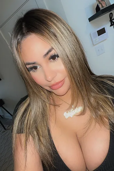 Babe of the Day - Bbyburb3rry