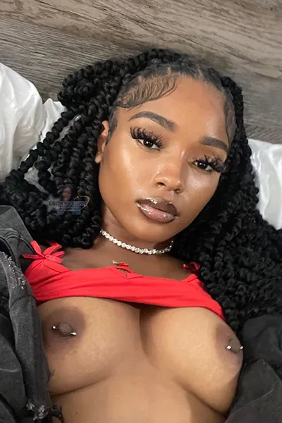 Babe of the Day - iamluckystarr